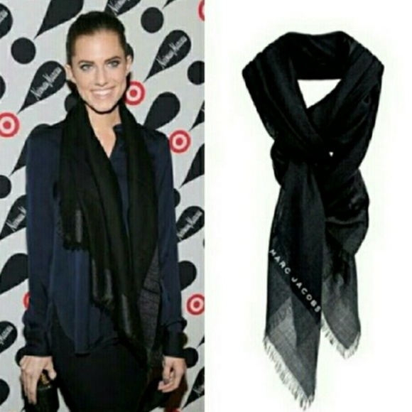 Marc Jacobs Accessories - ⭐Marc Jacobs Black Scarf⭐